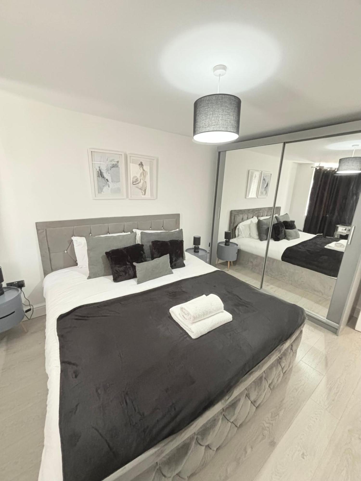 Cosy Modern Flat With Garden Lejlighed Birmingham Eksteriør billede