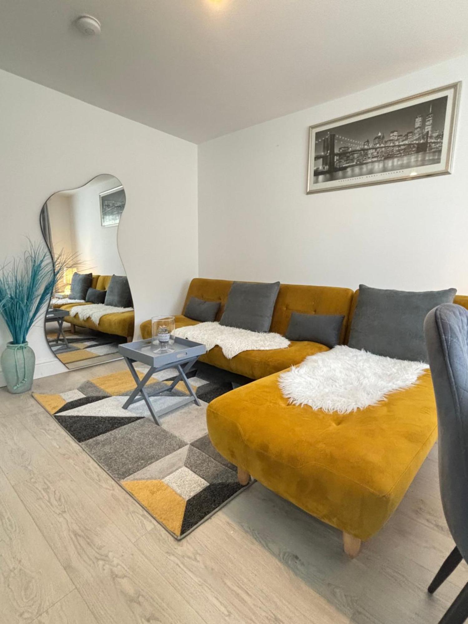 Cosy Modern Flat With Garden Lejlighed Birmingham Eksteriør billede