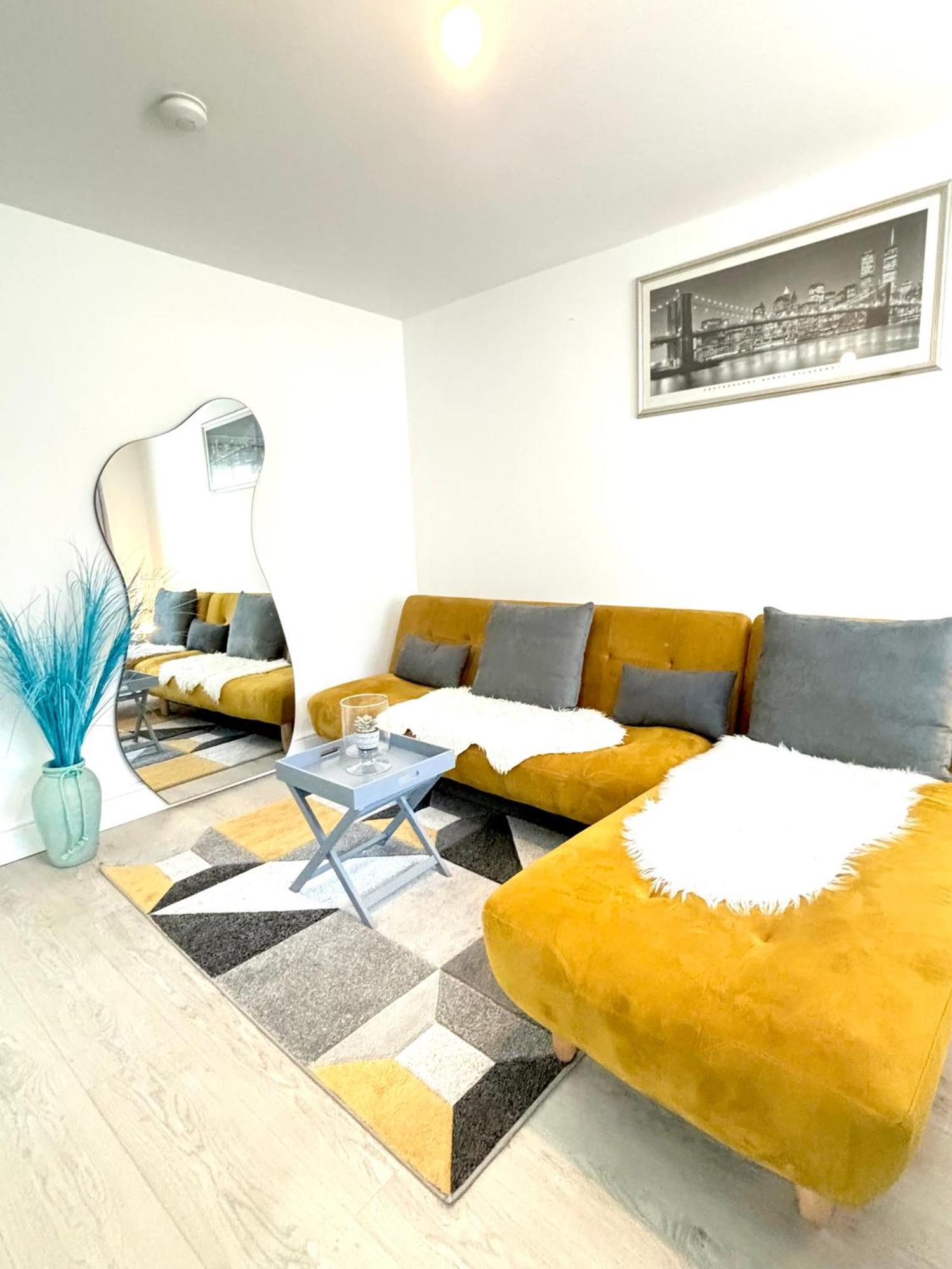 Cosy Modern Flat With Garden Lejlighed Birmingham Eksteriør billede